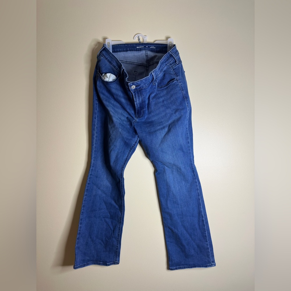 Old Navy Women's Boot Cut Jeans 16 Short